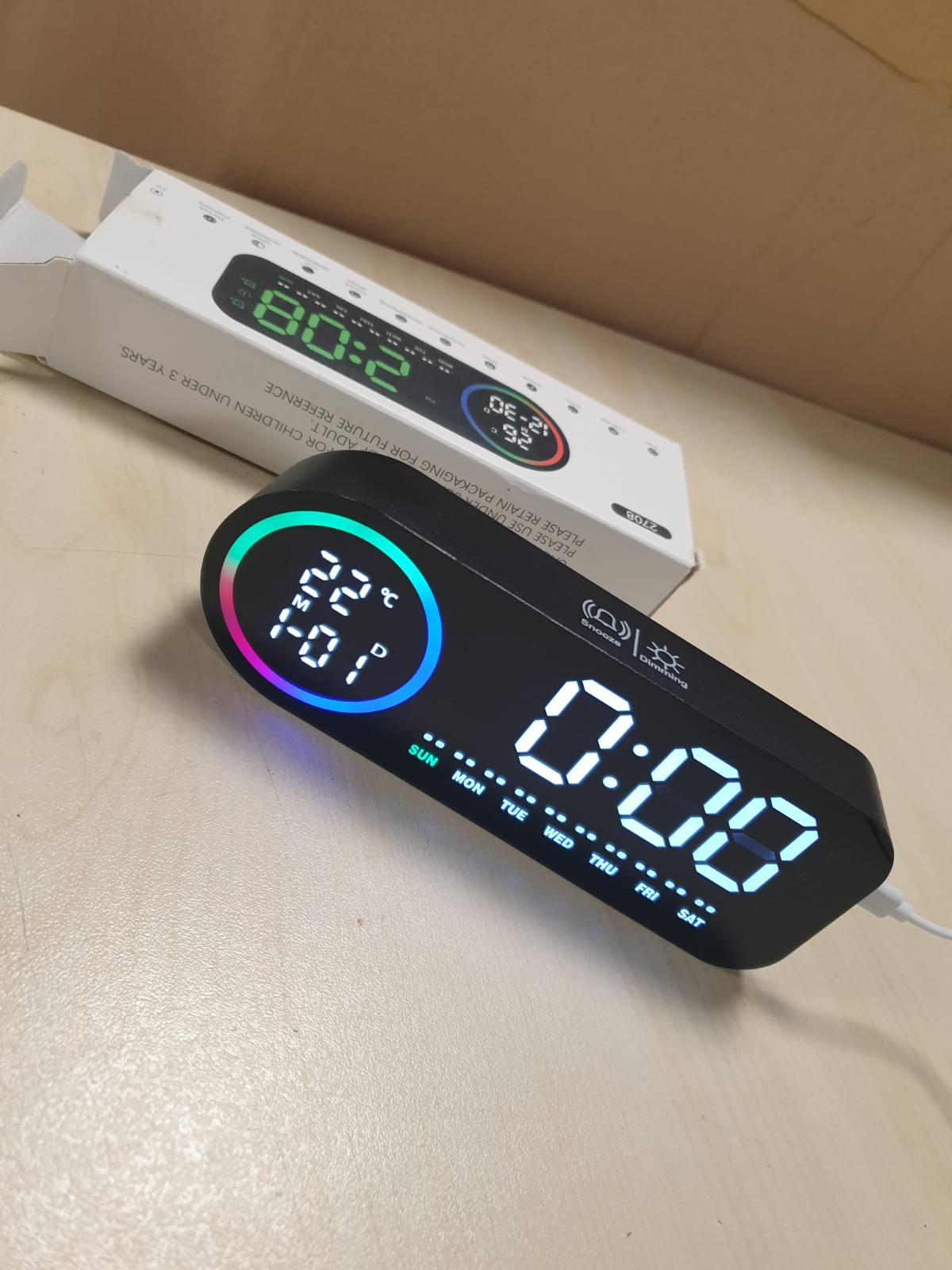 185996 - DIBONIUR Orë Dixhitale LED me Alarm të Dyfishtë, Energjizuar me USB/Bateri, me Memorje Fikjeje dhe Funksion Numërimi Mbrapsht
