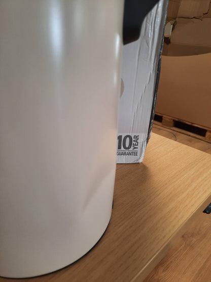 196201 - BRABANTIA - Kosh Mbeturinash NewIcon me Pedale, Kapacitet 3L, Kapak me Mbyllje të Butë, Pedale e Lehtë, Kovë e Brendshme e Lëvizshme, Nuk Rrëshqit, Ngjyre Bezhë, Madhësi 17 x 24 x 27 cm