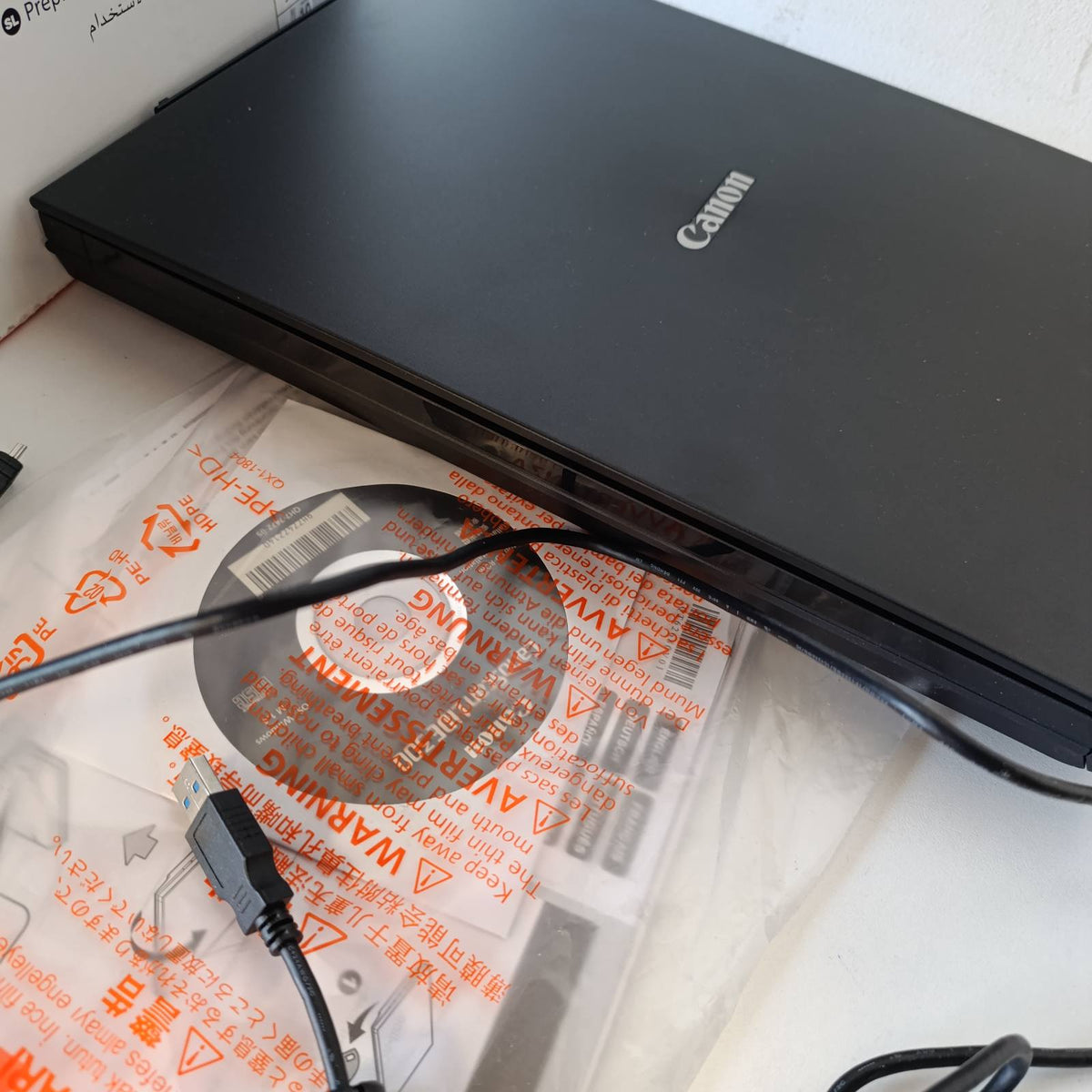 299152 - CANON Skaner A4 LiDE300 me shtrat të sheshtë (Imazhe, PDF, Skanim në email) Energji dhe skanim nëpërmjet USB-së