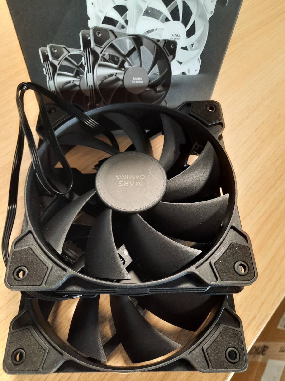 296064 - MARS GAMING MF-PWMX2 Kit Ventilatorësh 2 x 120 mm, FDB Ultra i Qetë 12dB, Sistem Anti-Vibrim, Sistem PWM, i Zi