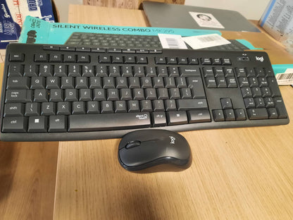 189210 - LOGITECH MK295 Kombinim i Tastierës dhe Mauzit Pa Tel, Teknologji SilentTouch, Tastierë e Plotë Numerike, Gjurmim Optik i Përparuar, 90% Më Pak Zhurmë, Paraqitje Ndërkombëtare QWERTY SHBA, Ngjyra e Zezë