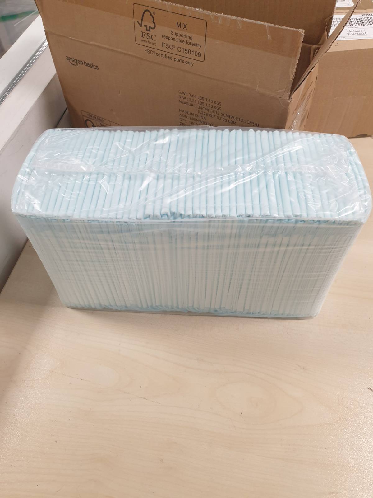 185351 - AMAZON BASICS Mbrojtëse stërvitjeje për qen dhe këlyshë, dizajn me 5 shtresa, me sipërfaqe që thahet shpejt, e rregullt, 50 copë, ngjyra blu