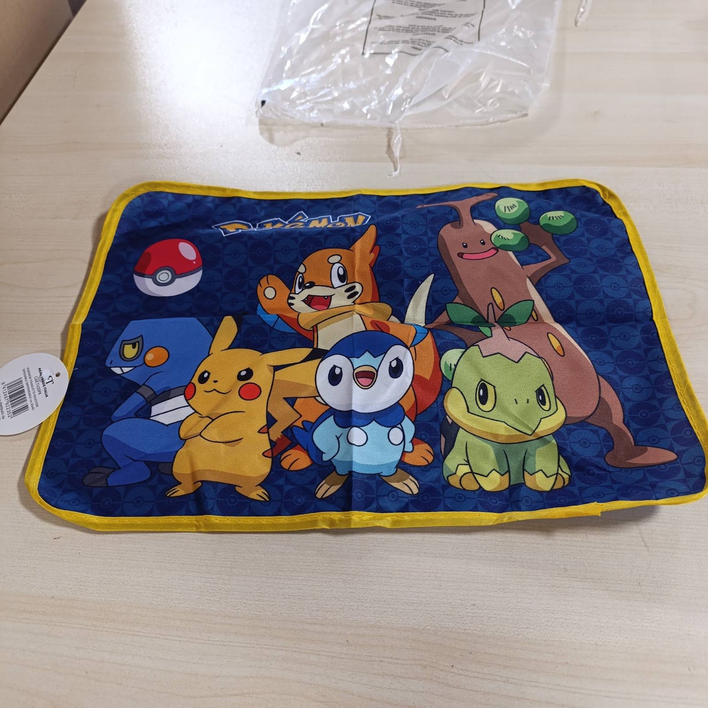 198260 - ILS I LOVE SHOPPING, Tavolinë Blerje, E Butë, E Palosshme, E Papërshkueshme nga Uji, 40x30cm, Stil Pokemon, Shumëngjyrëshe, 1 Copë