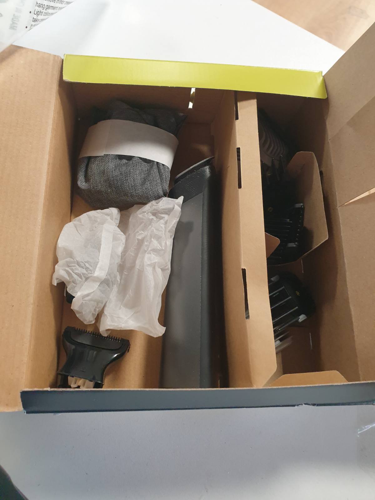 315306 - eries 9000 Makinë prerëse 13-në-një + OneBlade, 27 gjatësi prerjeje (0.2 deri në 20 mm), model MG9530/15