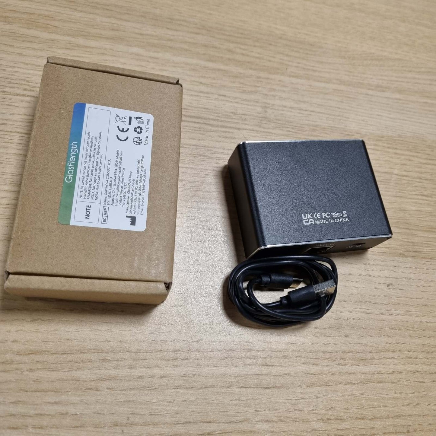 293814 - GLASFLENGTH Switch Ethernet me 4 Porta, Ndarës RJ45 1000Mbps, Qendër Ethernet RJ45 1-në-4