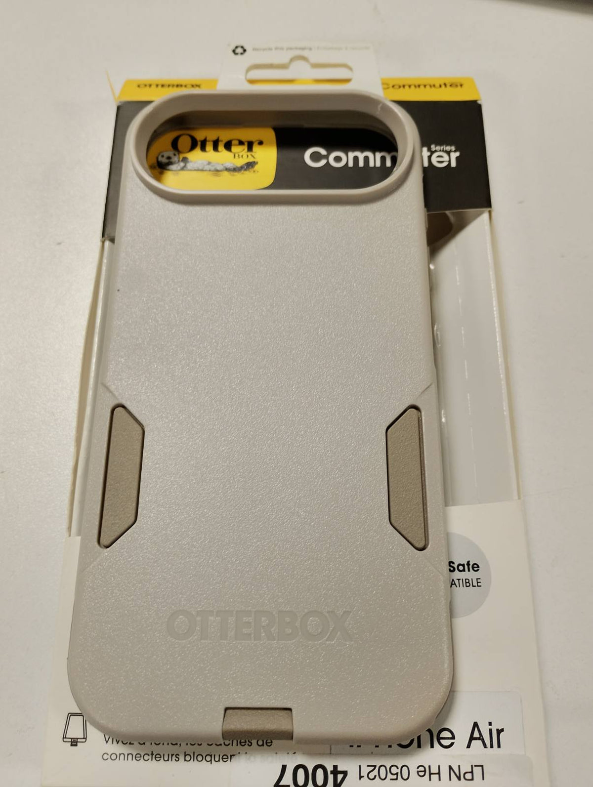299410 - OTTERBOX Mbështjellëse Commuter Series MagSafe për iPhone Air, Rezistent ndaj goditjeve, Rezistent ndaj rënieve, Mbrojtëse, Reziston 3 herë më shumë rënie sesa standardi ushtarak, Gri