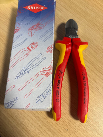 293436 - KNIPEX Prerës anësorë të izoluar, kromuar, doreza shumëkomponentëshe, të testuara VDE, 160 mm, model 70 06 160.