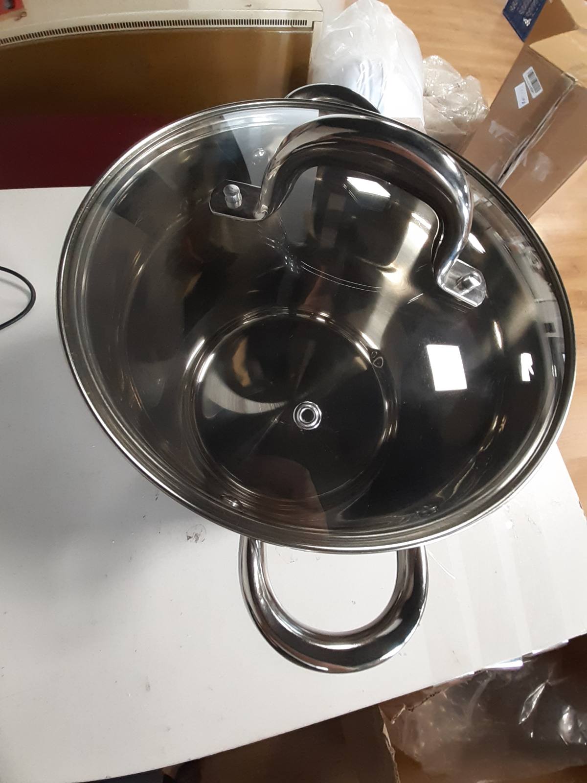 217930 - GSW 990264 Montreal – Tenxhere perimesh, 24 cm, Çelik inox, me kapak, doreza metalike të sigurta, e përshtatshme për induksion dhe furrë