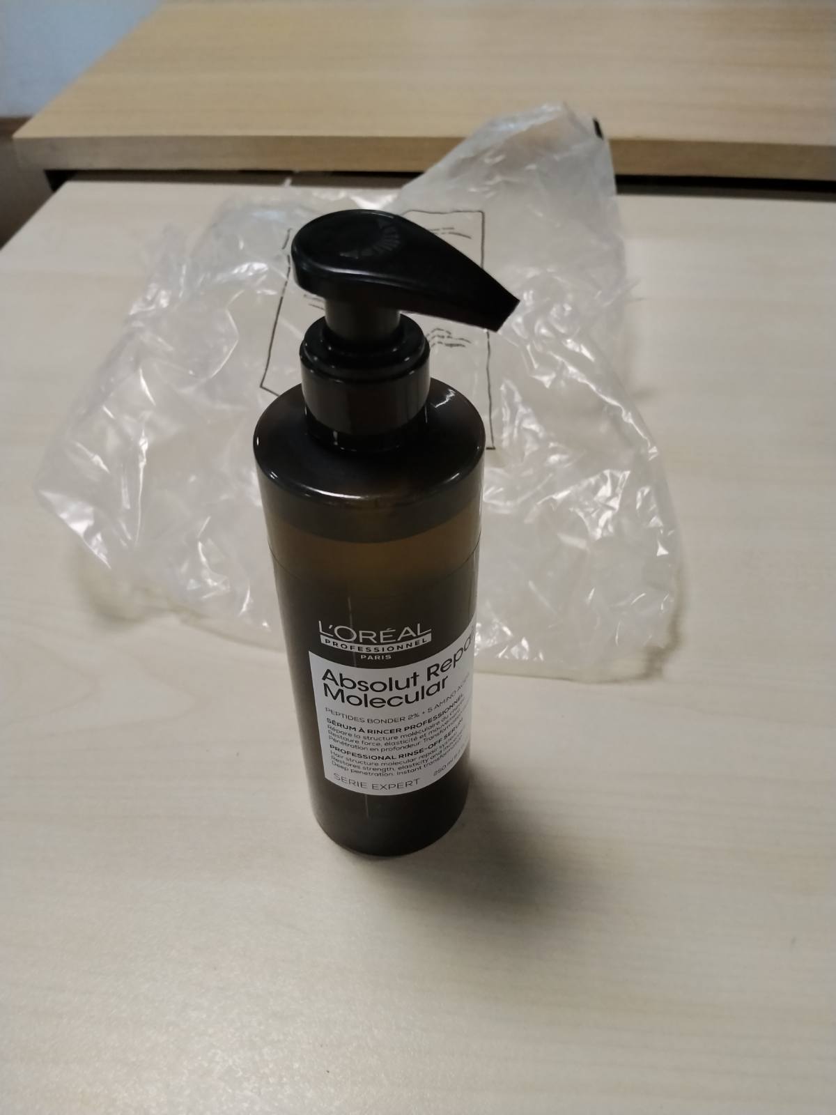 302049 - L'ORÉAL PROFESSIONAL Serum shpëlarës me shampo falas për flokë të dëmtuar, riparim i thellë me lidhës peptidesh dhe aminoacide, Serie Expert, Absolut Repair Molecular.