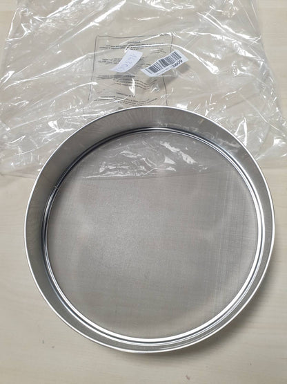 163062 - TANCUDER Sitë Mielli e Rrumbullakët, Prej Çeliku Inox, 25 cm, Portative, për Krem dhe Sheqer, me Filtër të Imët
