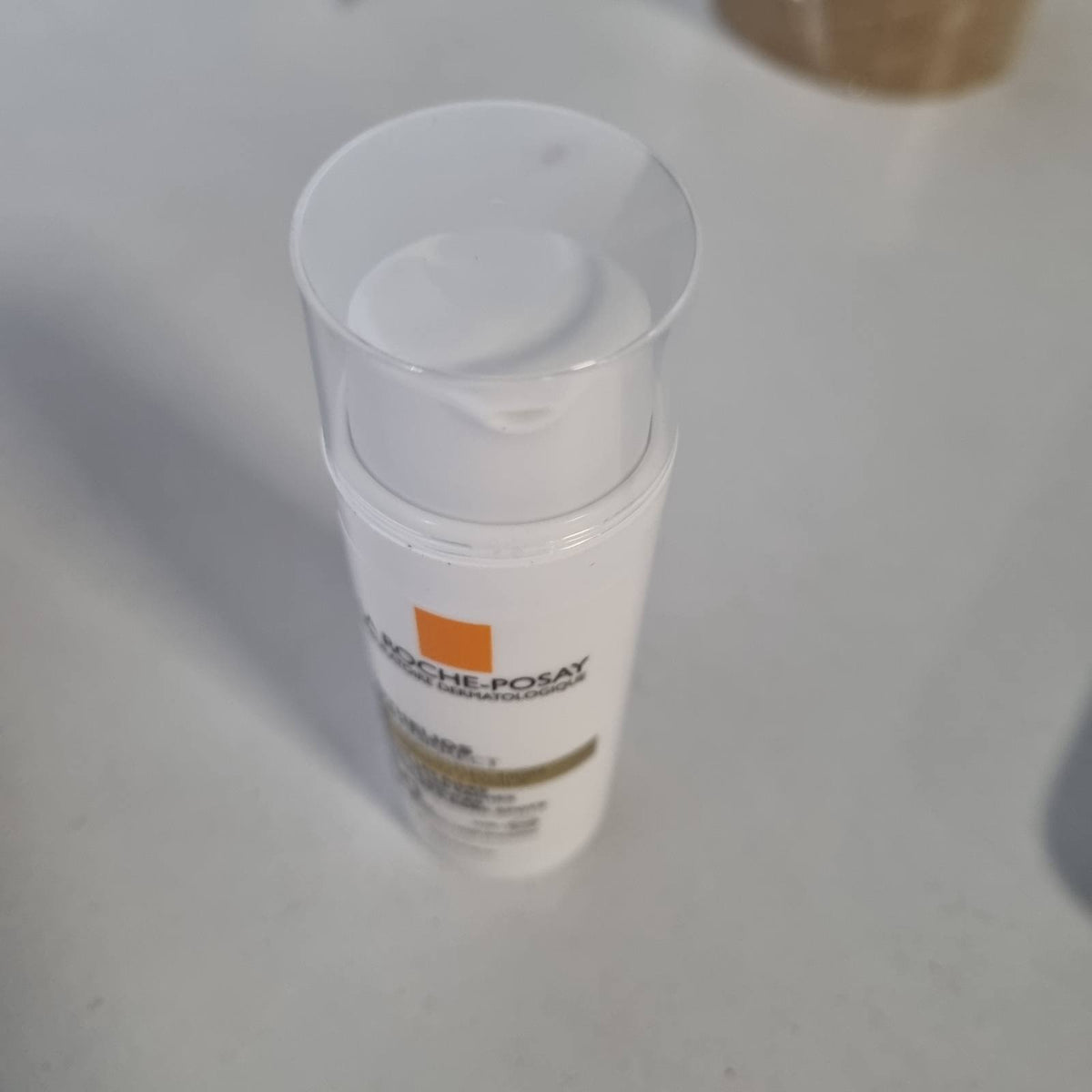 300763 - LA ROCHE-POSAY Anthelios Age Correct, Krem Ditor Hidratues Kundër Plakjes me SPF 50, 50 ml - për lëkurë të pjekur dhe të ndjeshme, me niacinamidë dhe fe-resorcinol