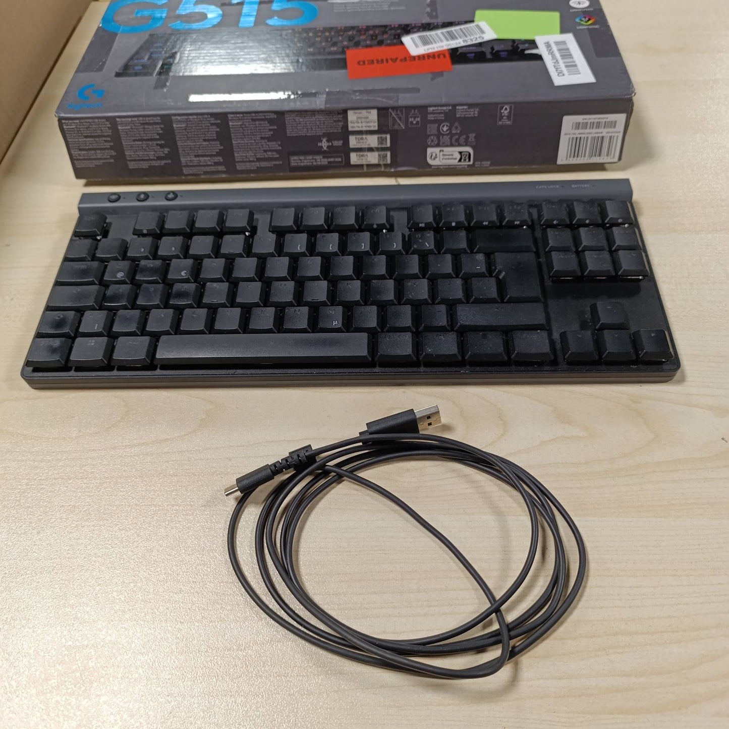 267732 - LOGITECH Tastierë pa tel G G515 Lightspeed TKL, LIGHTSYNC RGB, profil i hollë pa tastierë numerike, taste PBT, çelësa mekanikë linearë, QWERTZ - e zezë