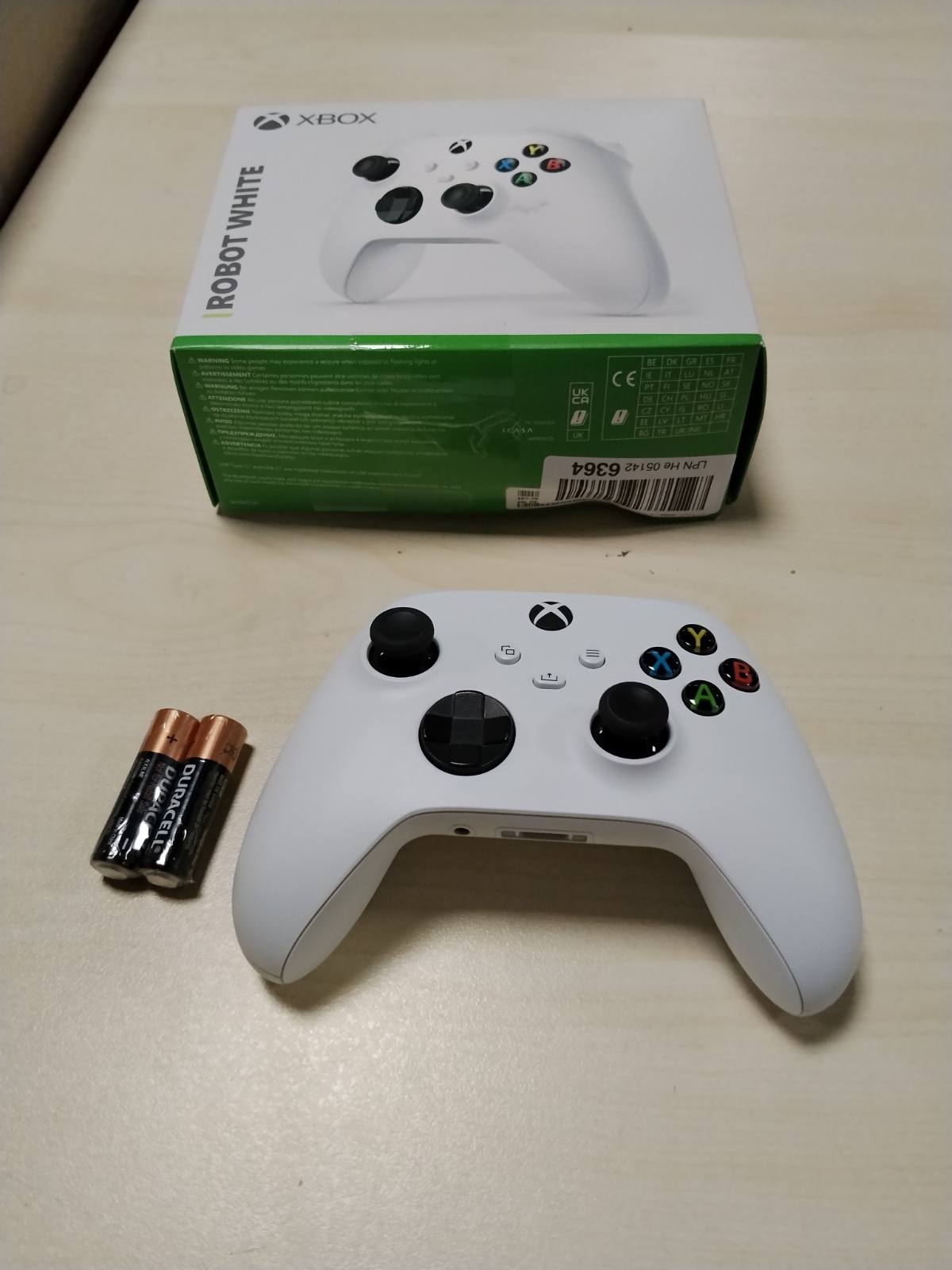 295664 - XBOX NJËS PA FIL Robot White Series X, Series S, One, Windows 10 dhe 11, Android dhe iOS
