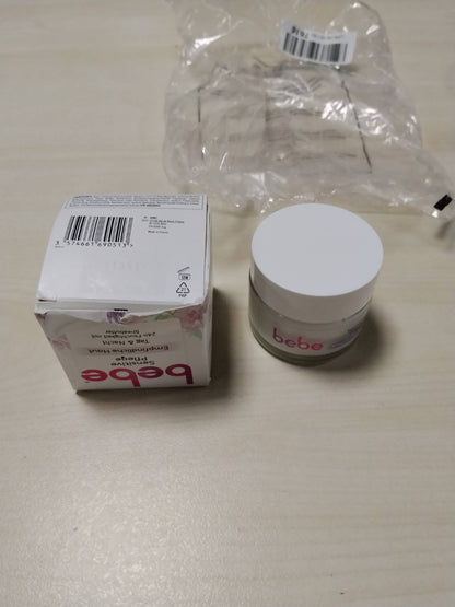 302634 - BEBE SENSITIVE CARE 50ml - Hidratim 24 orësh për lëkurë të ndjeshme me gjalpë shea, ndihet këndshëm në lëkurë dhe ka një aromë delikate.