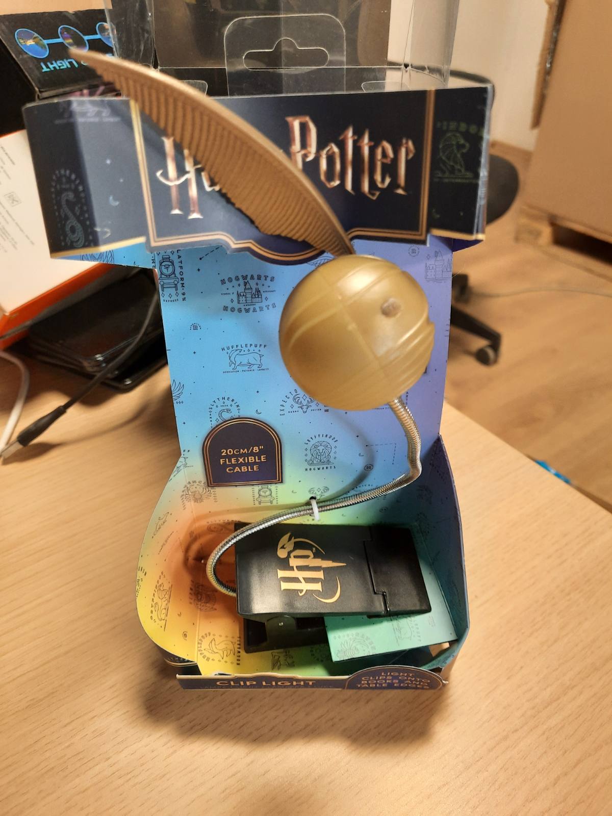197587 - GOLDEN SNITCH Dritë Leximi me Kapëse, Mall Zyrtar i Harry Potter, Dritë Libri që Funksionon me Bateri për Lexim Natën, Ngjyra e Artë