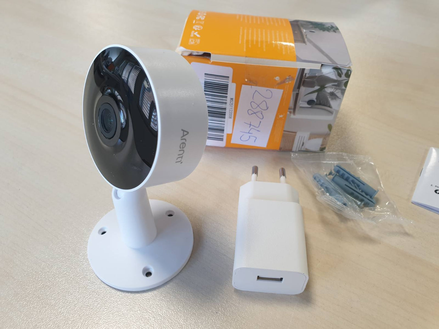 288745 - ARENTI IN1Q Kamera inteligjente mbikëqyrjeje e brendshme 4 MP Ultra-HD WiFi, shikim natën, zbulim lëvizjeje dhe zëri