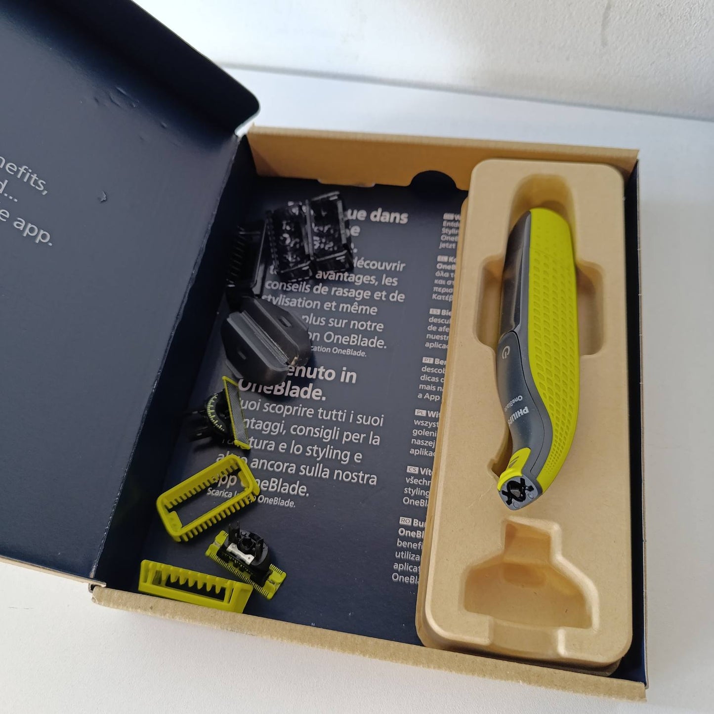 315737 - PHILIPS Berber OneBlade 360, Makinë rroje dhe shkurtuese elektrike për fytyrën dhe trupin, 3 tehe 360, 3 krehër për mjekër (1.3.5 inç), 1 komplet trupi, model QP2824/31