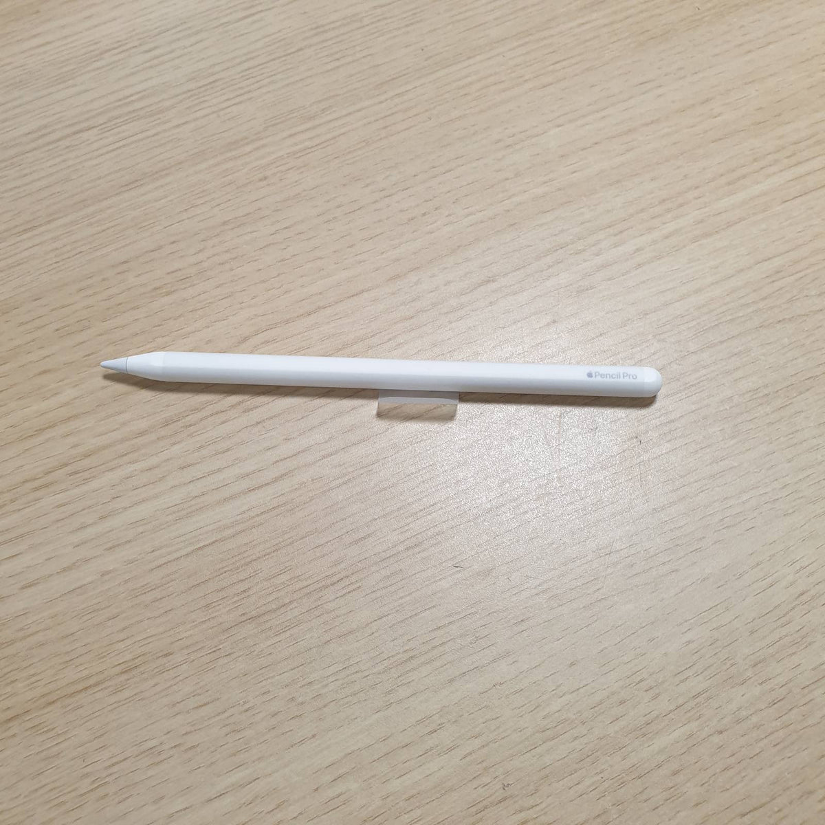 320259 - APPLE PENCIL PRO, Mjete të përparuara, precizion perfekt në piksel, ndjeshmëri ndaj presionit dhe pjerrësisë, vonesë më e ulët, për shënime, vizatim dhe art
