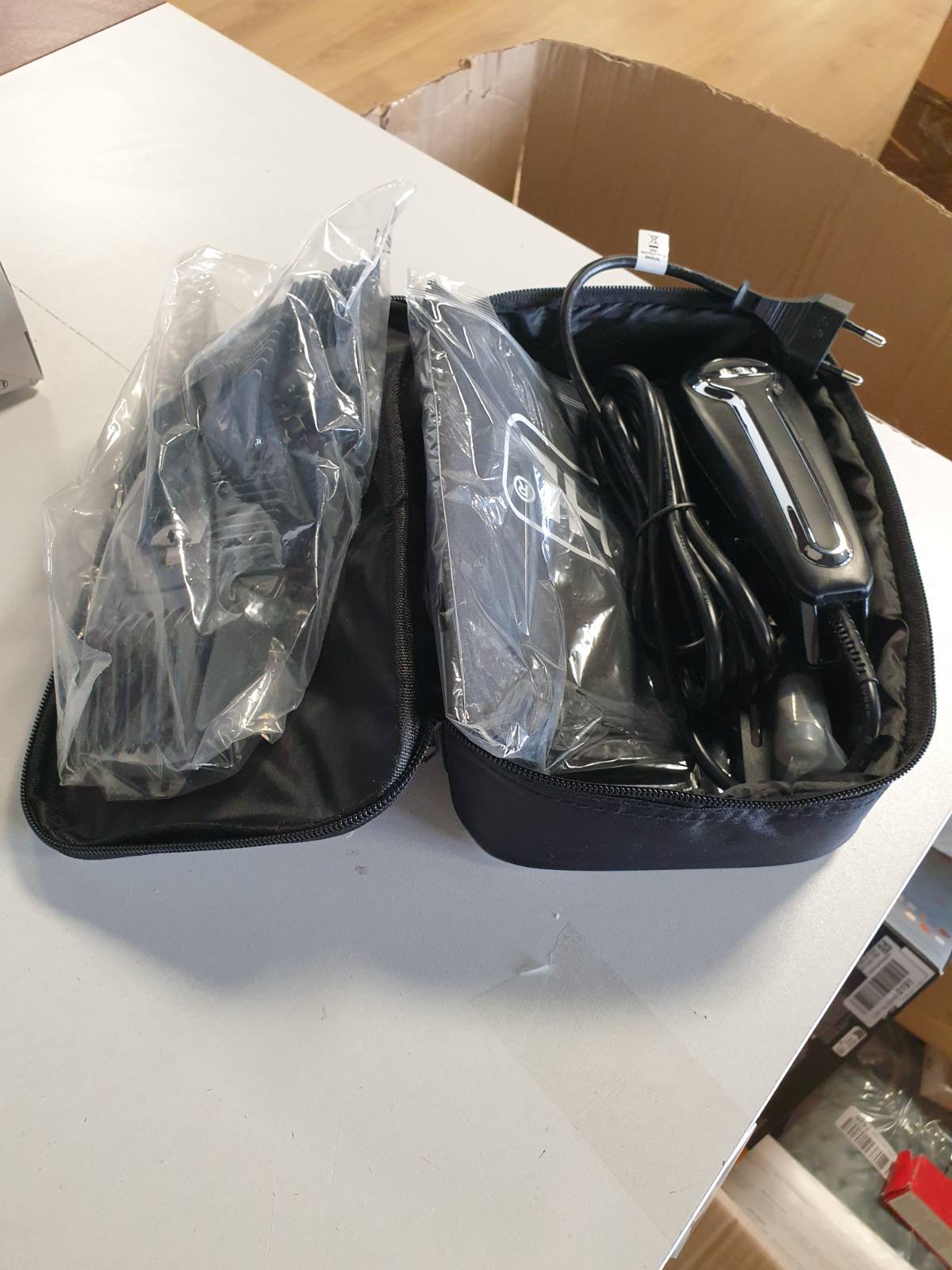 315437 - në prerëse flokësh Elite Pro, tehe të mprehta, me kabllo, krehër Secure Fit Premium