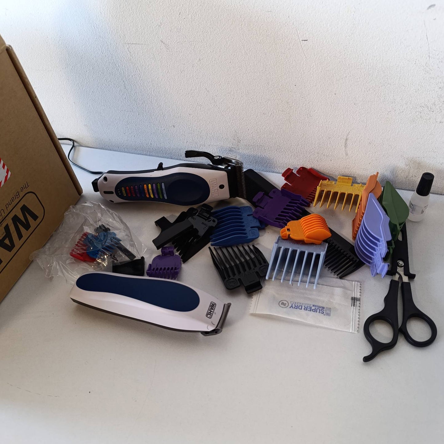 289504 - WAHL Kit i Kombinuar Lithium Color Pro, komplet i plotë prerjeje flokësh, bateri ultra e fuqishme
