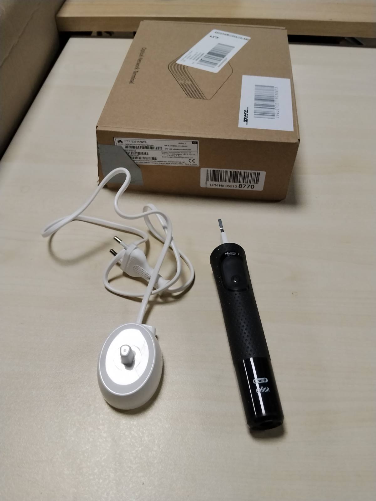 303177 - ORAL-B Furçë dhëmbësh elektrike Vitality Pro, e zezë