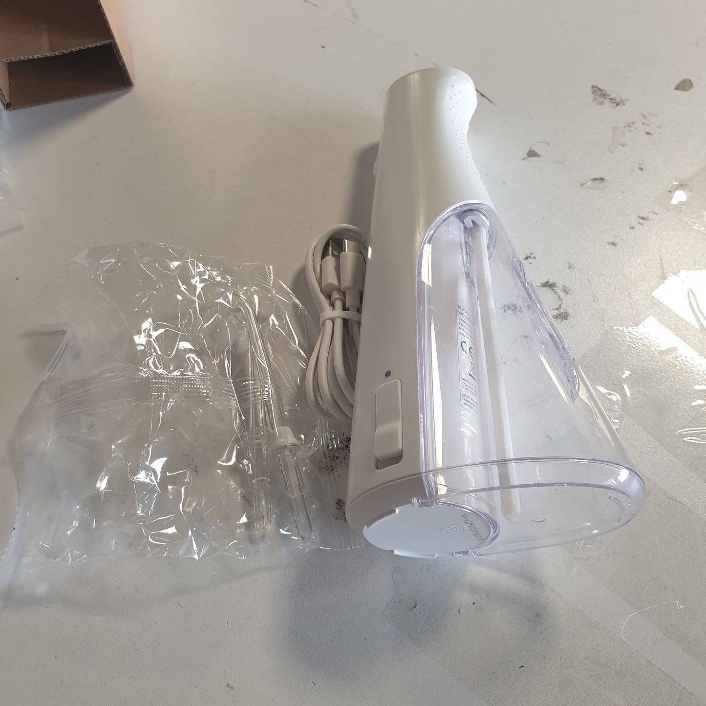 289604 - WATERPIK Pastrues uji pa tel Pulse, i bardhë