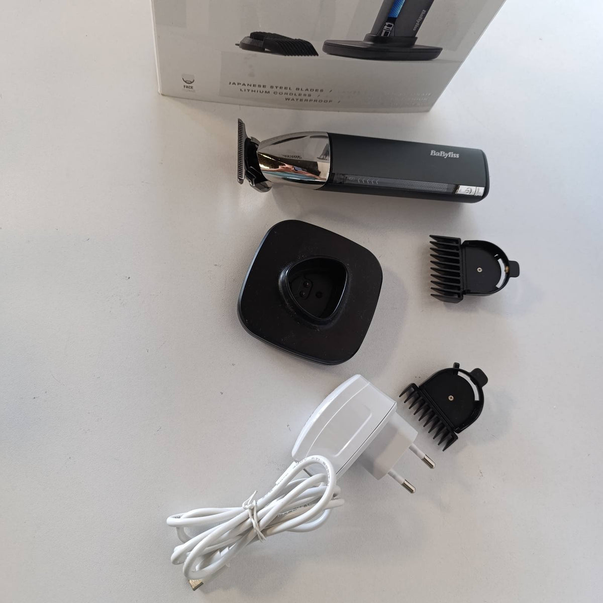 301630 - BABYLISS Makinë prerëse metalike për mjekër dhe kaçurrela Super-X, teh çeliku japonez, bateri litium-jon, T996E