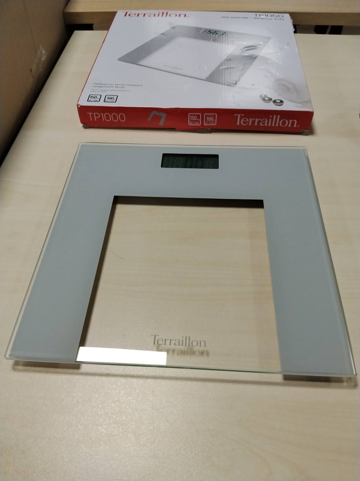 301017 - TERRAILLON TP1000 - Peshore elektronike banjoje, 30cm x 30cm, Kapacitet 150kg, Rritje 100g, Qelq