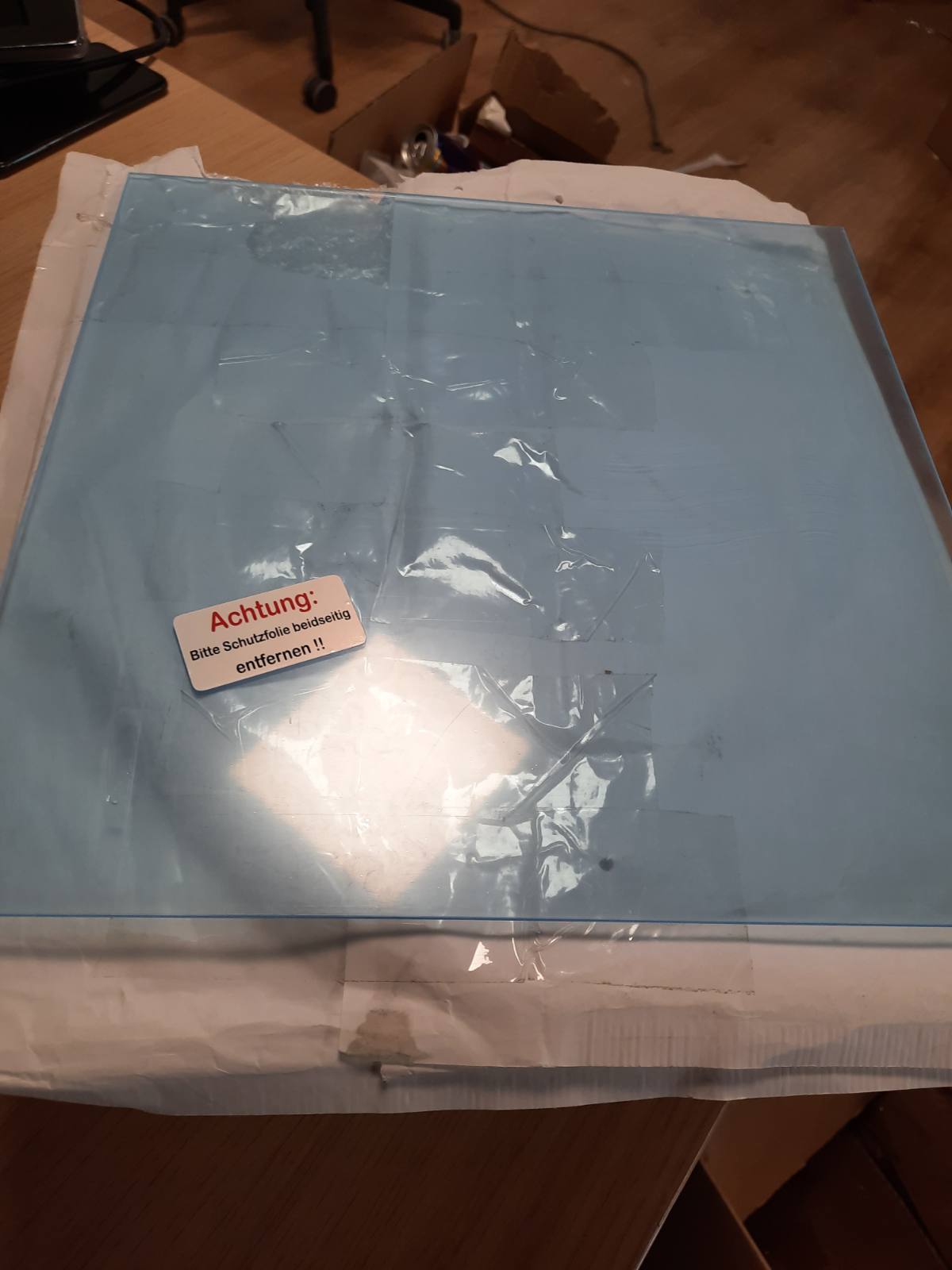 269038 - EH DESIGN - Fletë Akrilike Qelqi, Formë Katrore Me Përpunim të Porositur 300x300x2mm, Rezistente Ndal Rrezet UV dhe Motit, Transparente me Shkëlqim të Lartë, për Punime Shtëpiake, Mobilje dhe Terrariume, e Prodhuar në Gjermani
