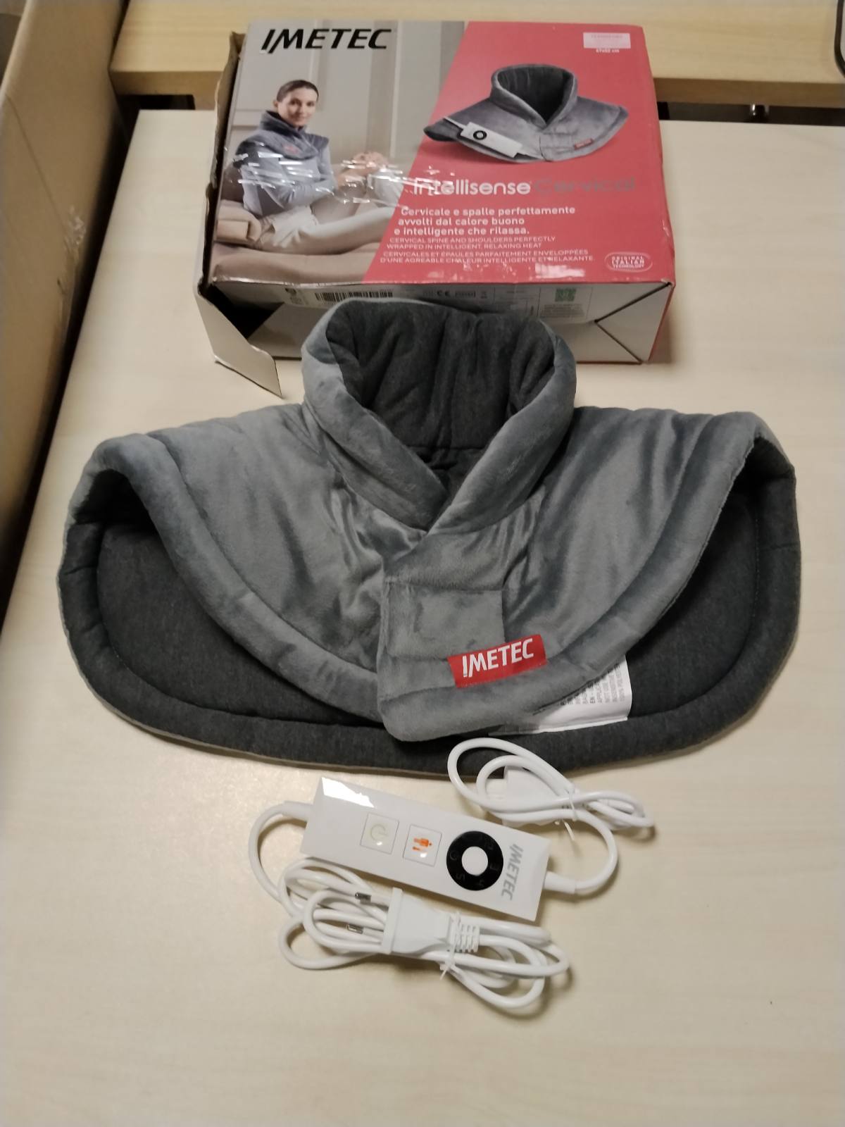 300402 - IMETEC INTELLISENSE CERVICAL – JASTËK NGROHËS PËR QAFËN DHE SHPATULLAT, 47X52 CM, MATERIAL HIPOALERGHIK I LARËSHËM, 5 TEMPERATURA, QANDRUESHMËRI MAKSIMALE