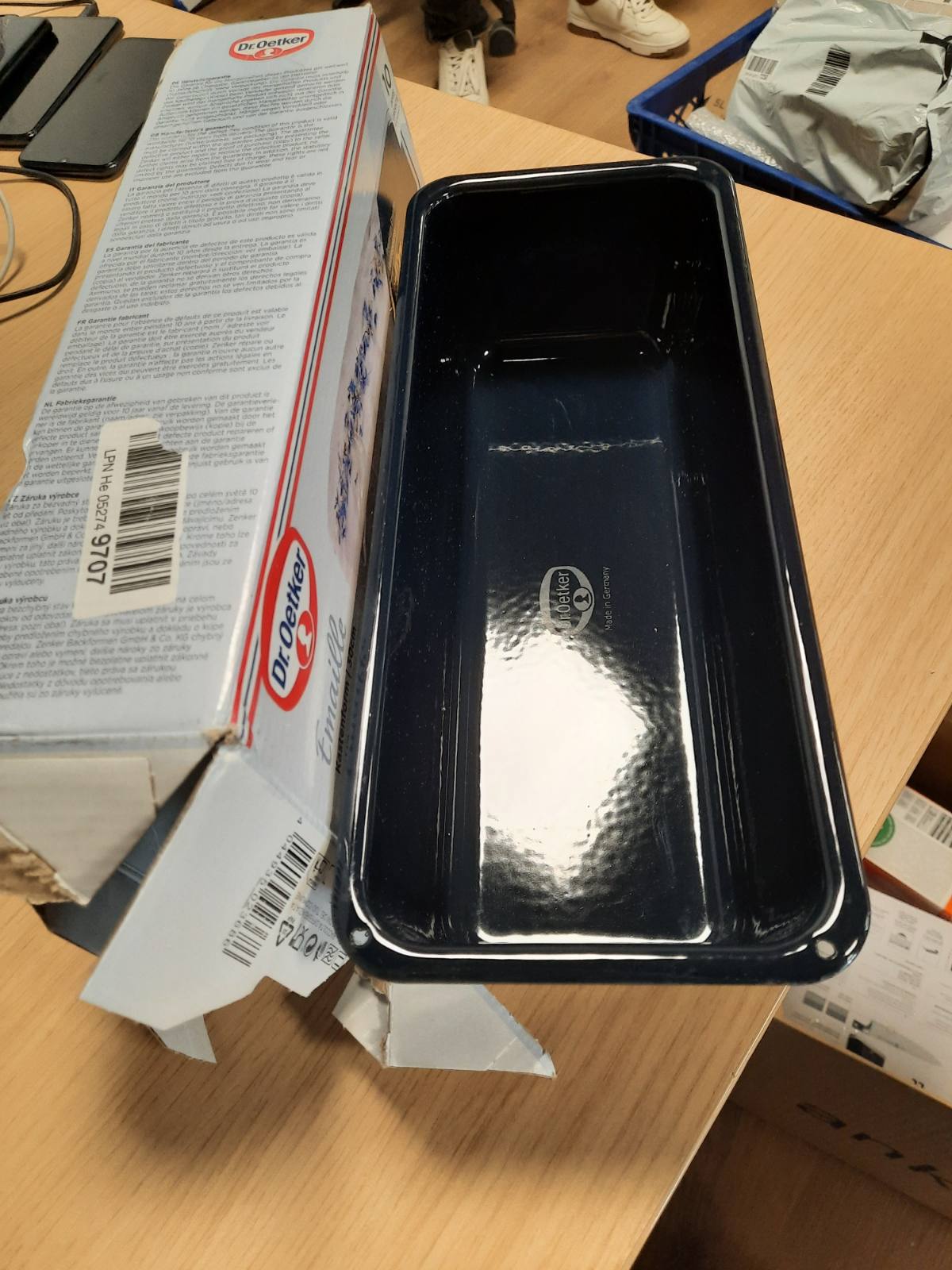196280 - DR. OETKER Tavë Pjekjeje Buke 30 cm 'Baking Love' me Smalt, Rezistente ndaj Prerjeve dhe Gërvishtjeve, në Blu të Errët