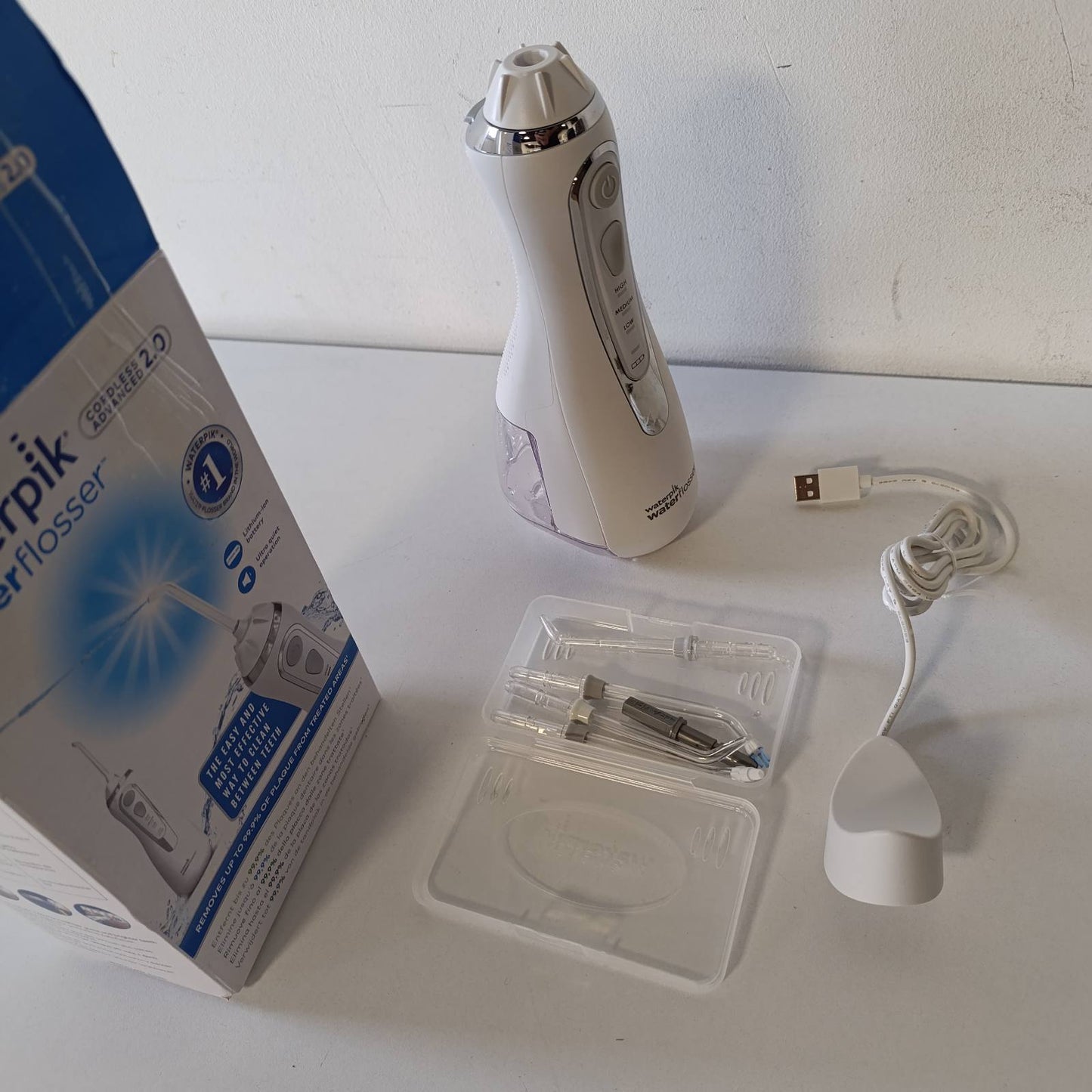 315289 - Advanced Pastrues Dentar pa Tel, Sfungjer Uji Portativ i Rikarikueshëm me Kabllo USB, heq Pllakën, 3 Nivele Presioni, E Bardhë (WP-580EU)