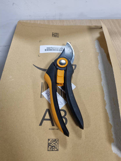 293470 - FISKARS Gërshërë kopshti Bypass Plus SmartFit P541, Gjatësia 20.1 cm, E zezë/Portokalli