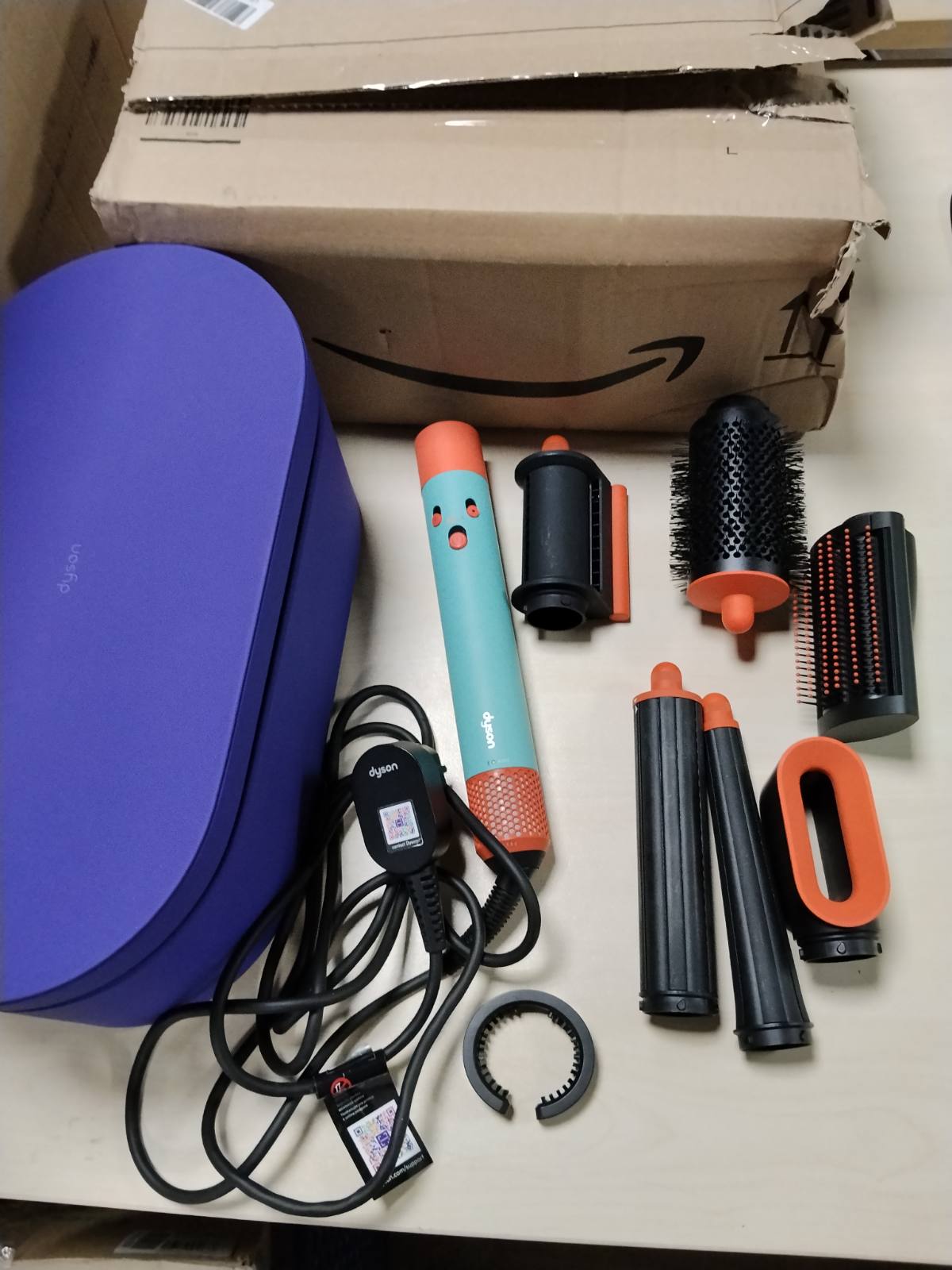 300208 - DYSON Stilizues dhe tharëse flokësh Airwrap id™ – E drejtë+E valëzuar, kompatibile me aplikacionin, kontroll inteligjent i temperaturës dhe rrjedhës së ajrit, aksesor konik rrotullues 360°