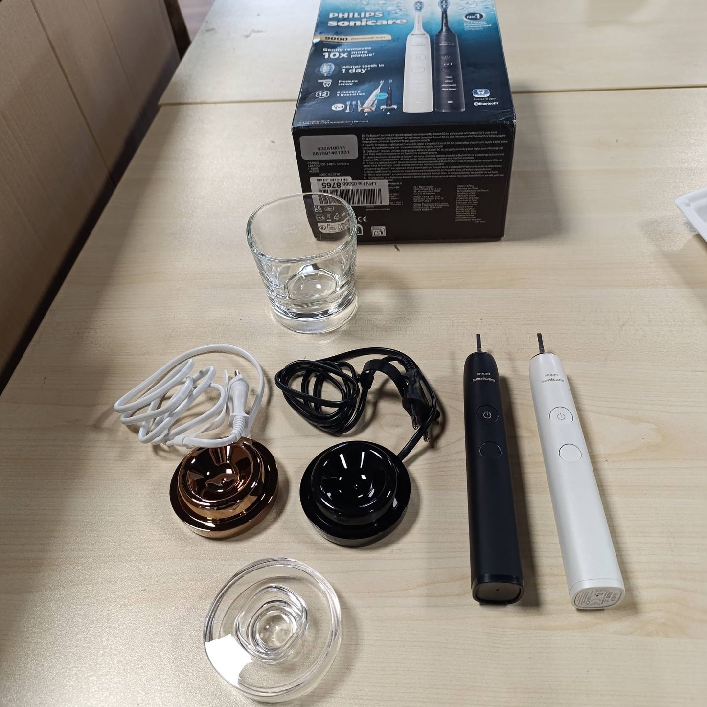 315037 - PHILIPS Furçë dhëmbësh elektrike Sonicare DiamondClean 9000, pako me dy pjesë, furçë dhëmbësh sonike me aplikacion, sensor presioni, 4 mënyra pastrimi, 3 nivele intensiteti, ari i zi dhe rozë, modeli HX9914/61