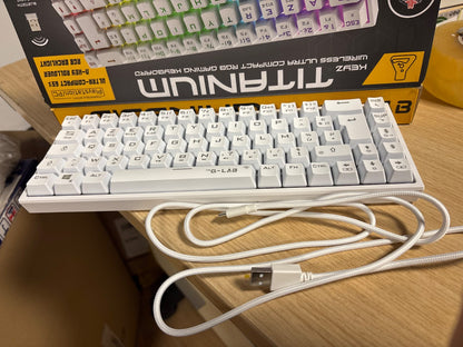 268134 - G-LAB Keyz Titanium WL - Tastierë pa tel për lojëra 65% AZERTY - Tastierë mekanike me çelësa të kuq, RGB 100% e personalizueshme, makro të programueshme - Pa tel për PC, PS4, PS5, Xbox - E Bardhë