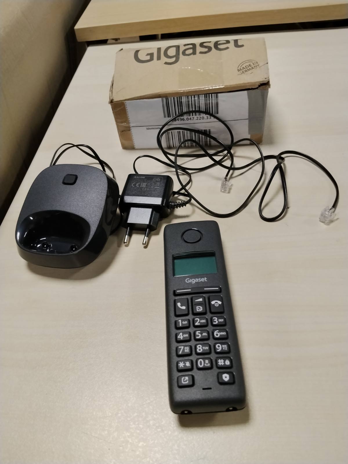 299648 - GIGASET Pure 120, Telefon pa tel, mbrojtje thirrjesh, ECO DECT, ekran i ndriçuar, i zi antracit
