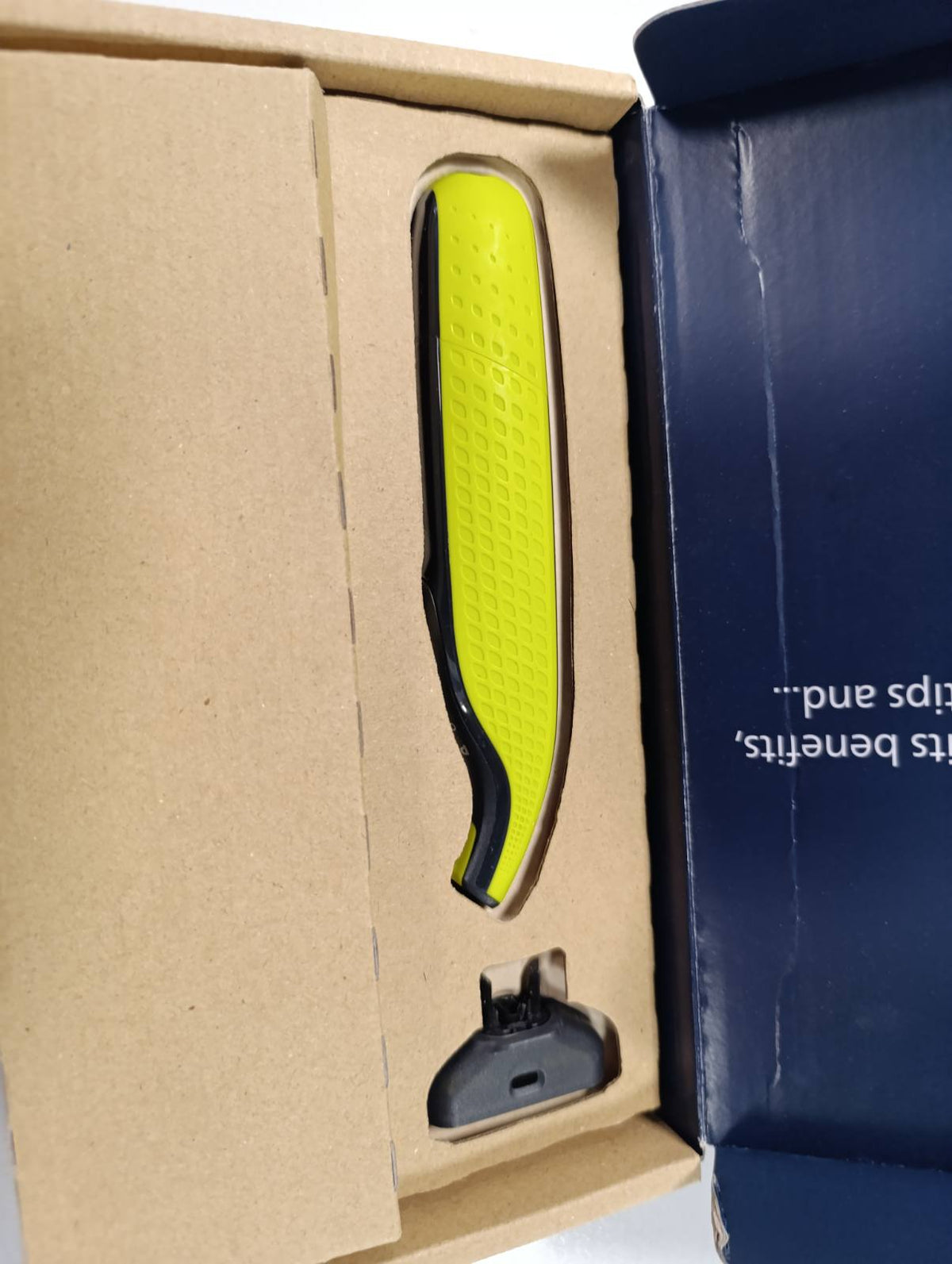 300464 - PHILIPS Makinë rroje dhe prerëse mjekre elektrike OneBlade 360, 2 tehe 360, 3 krehër mjekre (1, 3, 5 mm), QP2724/31