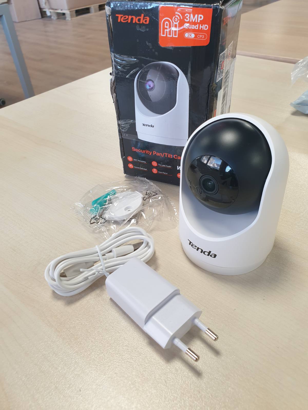320054 - TENDA Kamerë e Brendshme WiFi 3MP për Mbikëqyrje, Audio 2-Kahëshe, Shikim Nate 12M, Detektim Lëvizjeje, Kamerë IP 360°, Memorje SD deri në 256GB, CP3V3.00