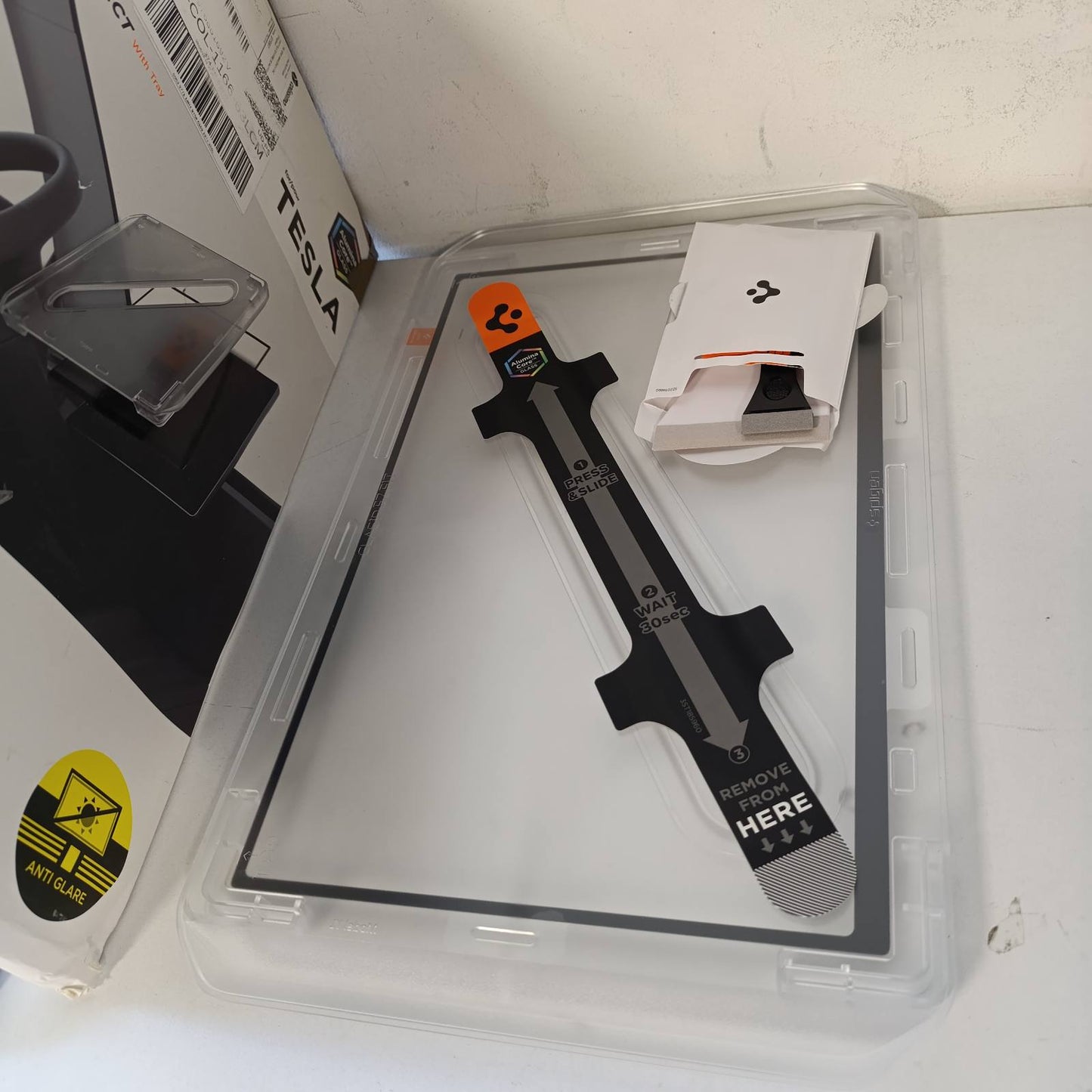 273465 - SPIGEN Xham i temperuar Glas.tR EZ Fit për Tesla Model YL, Y Standard, Y Premium (2026) Y Performance (2024-2026), 16 inç, mat, kundër gjurmëve të gishtërinjve, mbrojtje ekrani 10H+