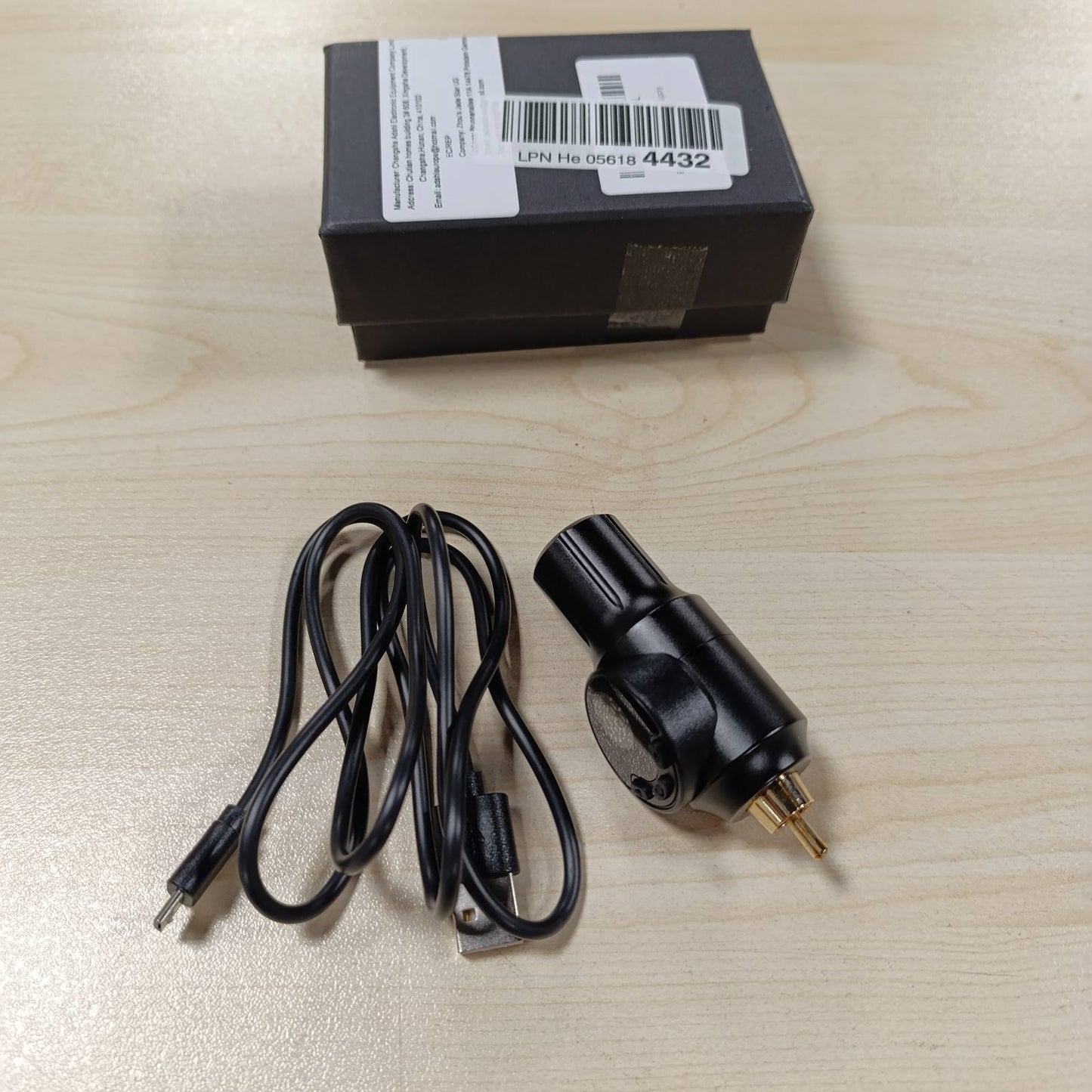 268822 - Biomaser Furnizim me energji 2000mAh, bateri me ekran dixhital USB pa tel për makinë rrotulluese RCA