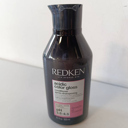 316787 - REDKEN Balsam Shkëlqyes për Ngjyra Acidike, 300 ml, Kujdes për Flokët që Mbron Ngjyrën, Ushqen dhe Shton Shkëlqim, Formulë me pH acid, Të gjitha Llojet e Flokëve të Ngjyrosur