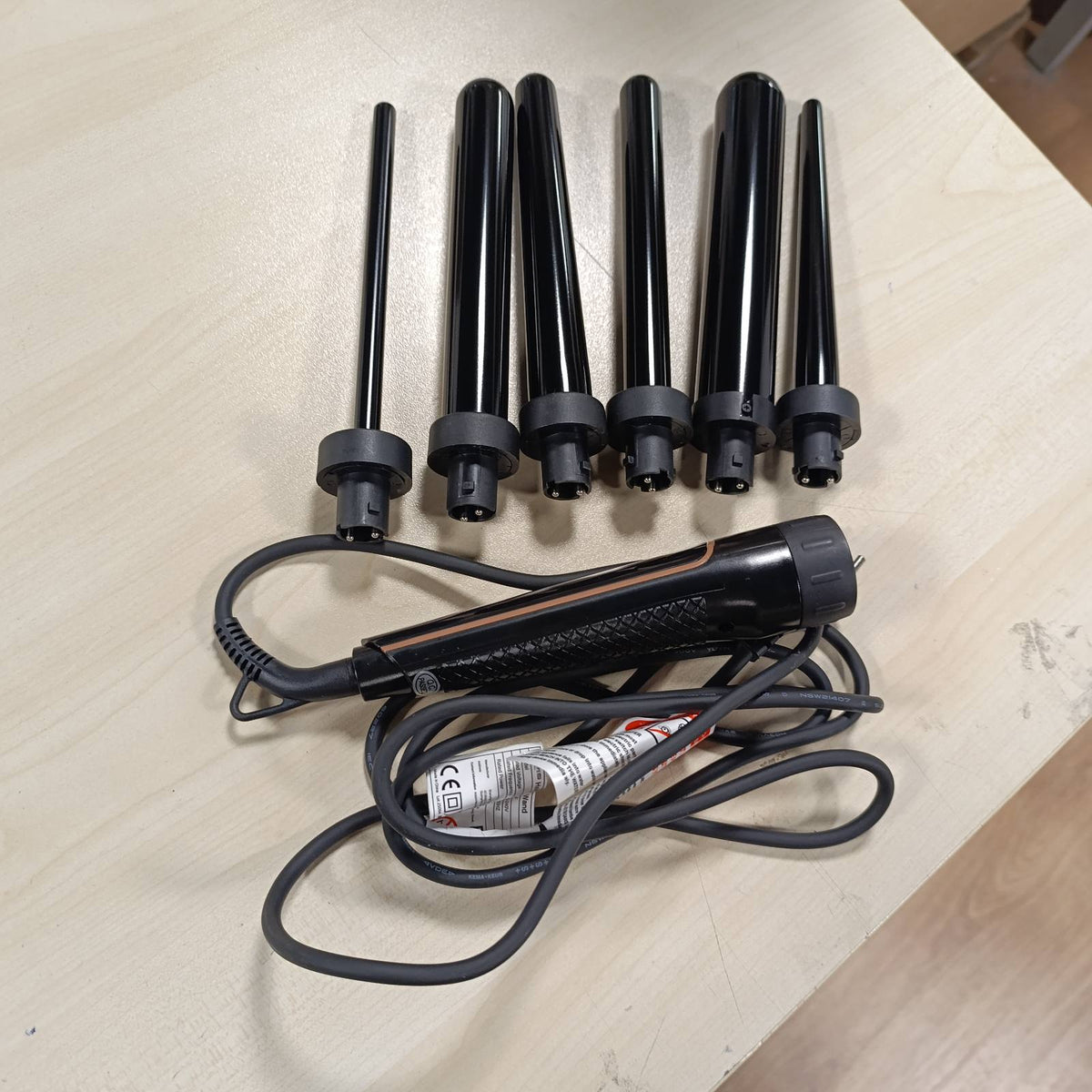 302961 - BESTOPE PRO Hekur Kaçurrelash 6-në-1, Shkop Kaçurrelash me Shtojca të Ndryshme, Temperaturë e Rregullueshme, E Zezë
