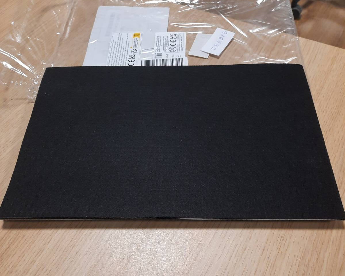 216732 - CHRORINE Pako me 8 fletë ndjeri të zeza vetëngjitëse 20 x 30 cm