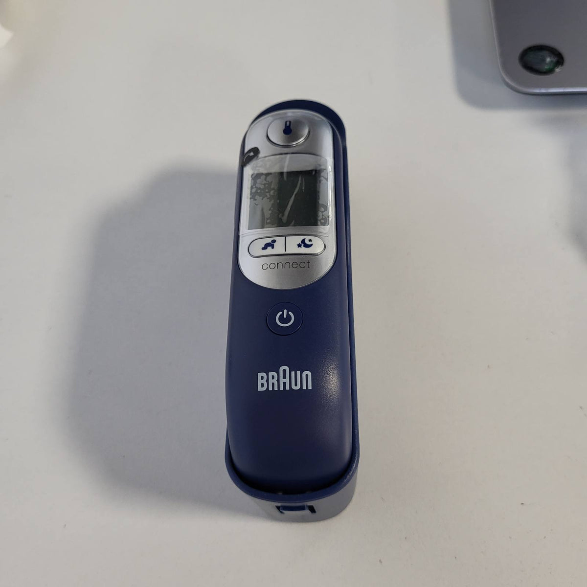 315604 - BRAUN Termometër veshi ThermoScan® 7+, i pajtueshëm me aplikacionin Braun Family Care™, Teknologjia Age Precision®, ekran dixhital me kodim ngjyrash
