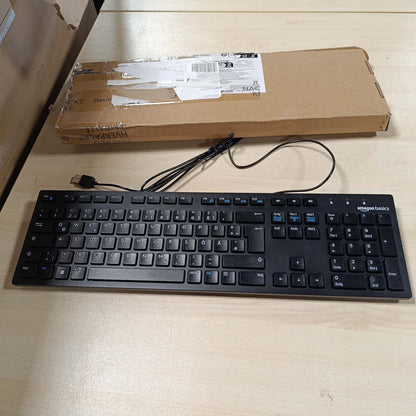 274380 - Amazon Basics Tastierë me paraqitje gjermane, e sheshtë, me kabllo USB, e zezë mat