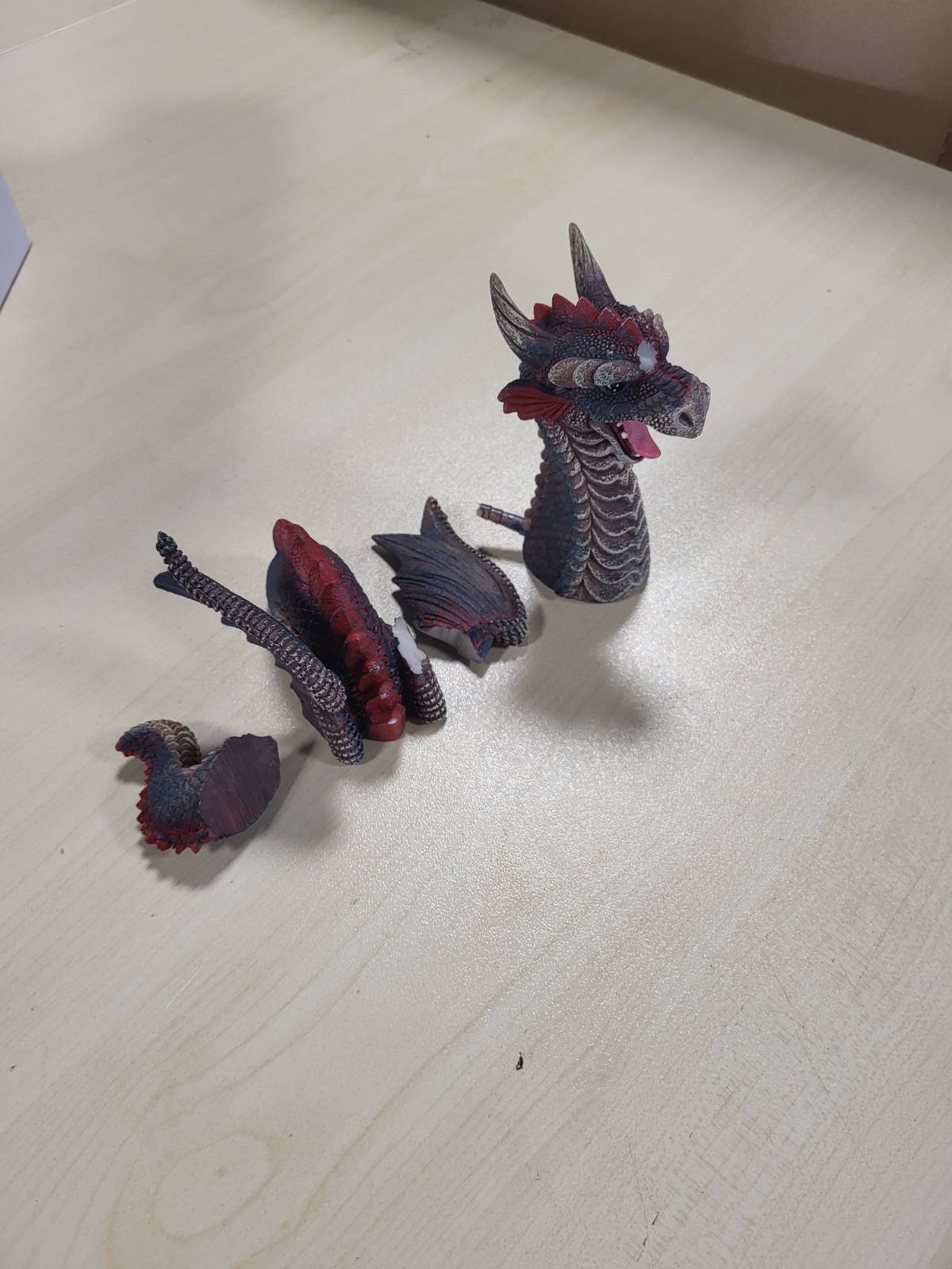 293457 - HOBBY AQUARISTIK Red Dragon, dekorim 20 x 9.5 x 11.5 cm, me 3 pjesë, pa ndikim në cilësinë e ujit, pastrim i lehtë.