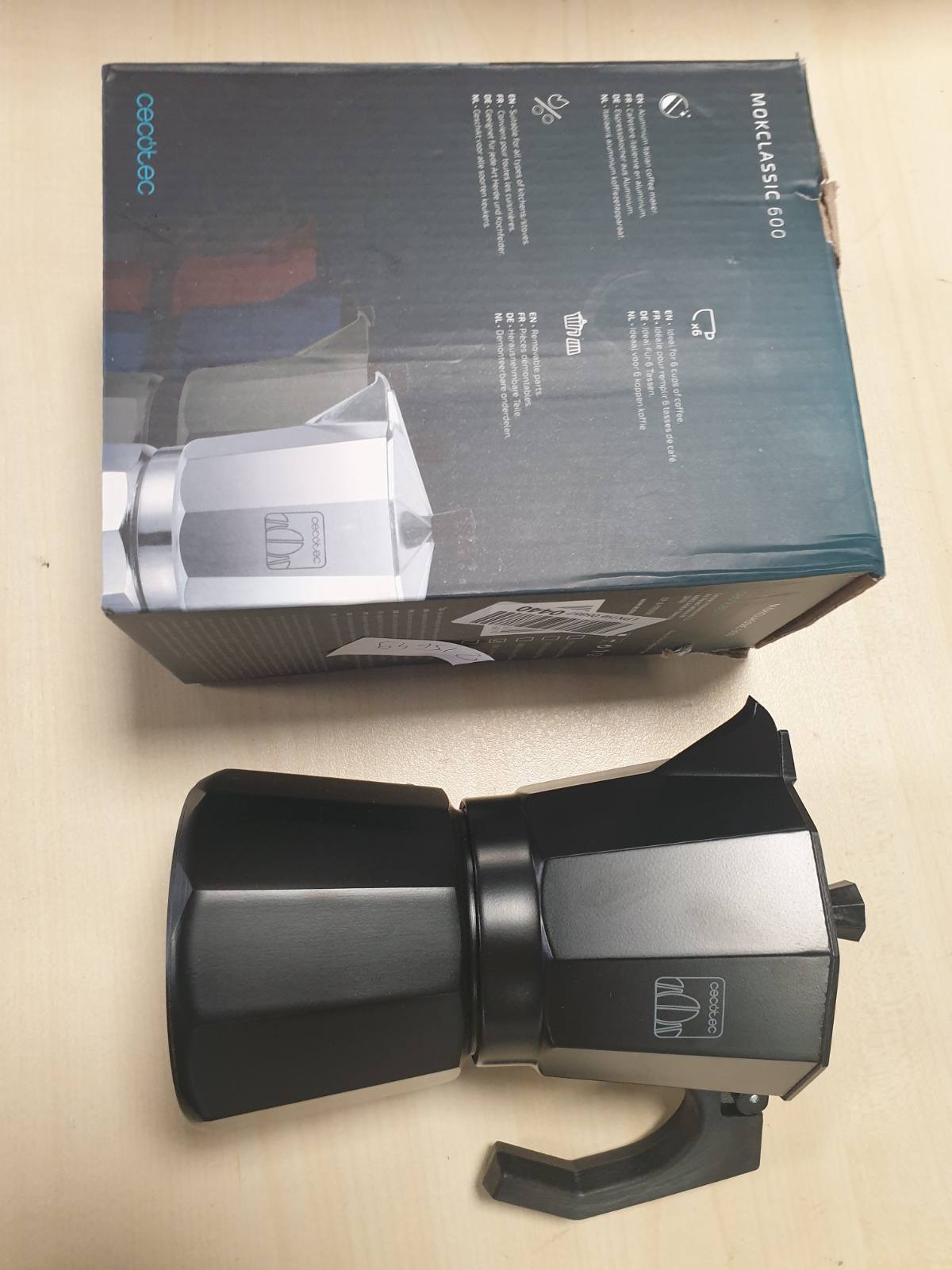 215649 - CECOTEC Makinë kafeje italiane Cumbia Mokclassic 600 e zezë, 300 ml, alumini, kapacitet për 6 filxhanë kafe