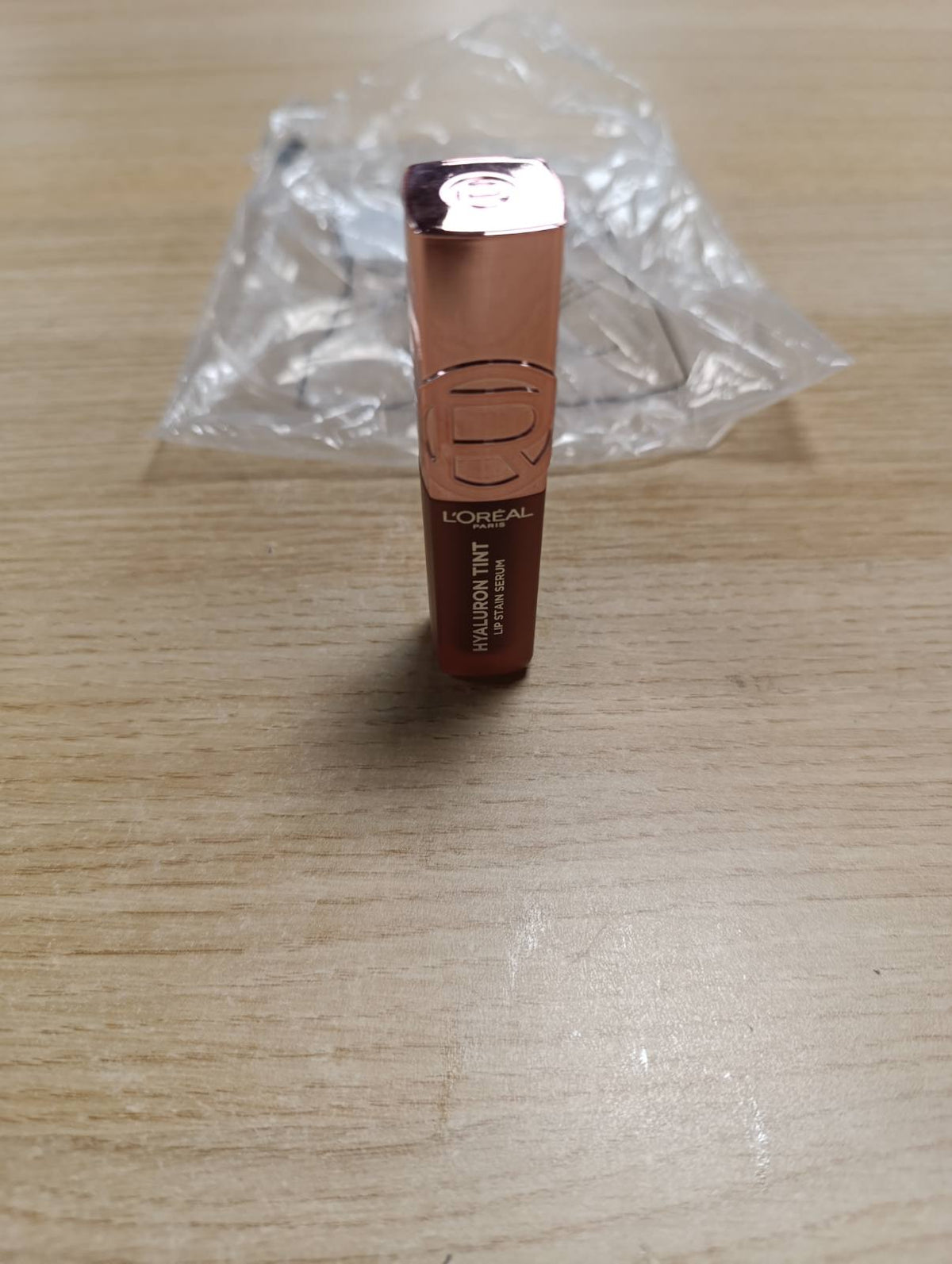 298576 - L'ORÉAL PARIS Serum për njolla buzësh Hyaluron Tint, ngjyra: 635 Worth it Medium, 5 ml