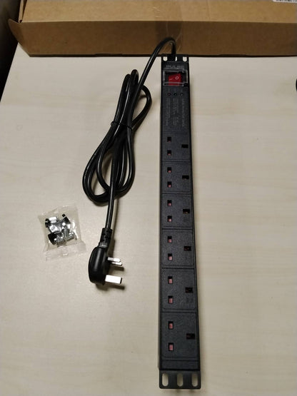 295226 - PULSE PDS6-SRG PDU 6-kahëshe për Mbretërinë e Bashkuar me spinë dhe mbrojtje nga mbitensionet në Mbretërinë e Bashkuar, 19" 1U